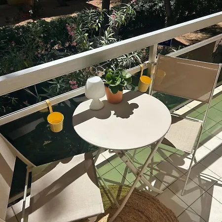 Le Mimosa, A La Faviere Bormes-les-Mimosas